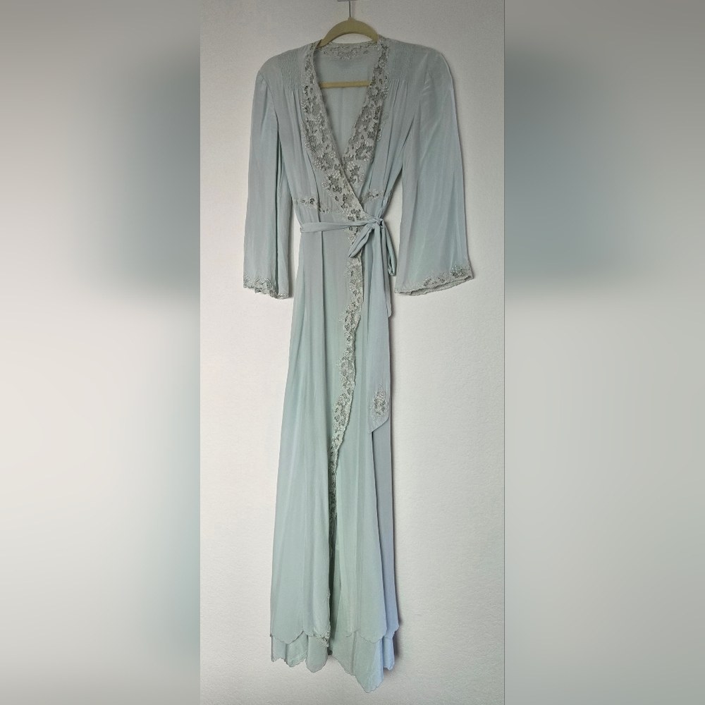 1940s Dressing Gown/Wrap/Peignoir In Soft Green - Picture 9 of 14